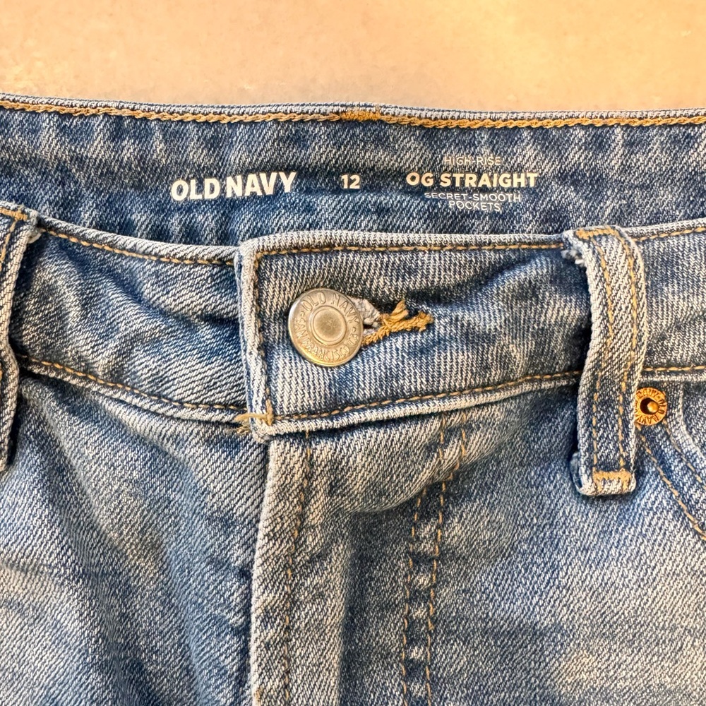 Bundle of 5 Pairs Old Navy High Rise Denim Shorts, Size 12 - Picture 7 of 7